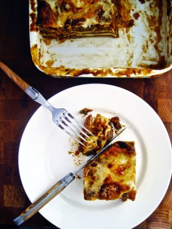 Lasagne med hjemmelavet lasagneplader og tomatsovs